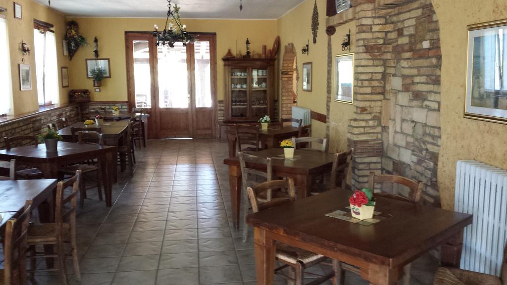 Agriturismo Col Morino Bed and Breakfast Pineto Buitenkant foto