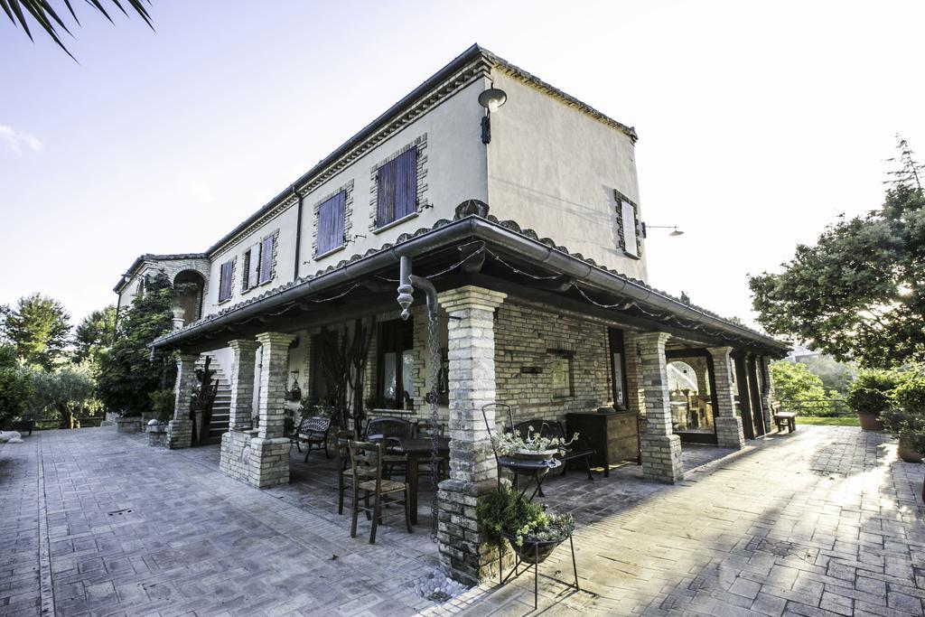 Agriturismo Col Morino Bed and Breakfast Pineto Buitenkant foto
